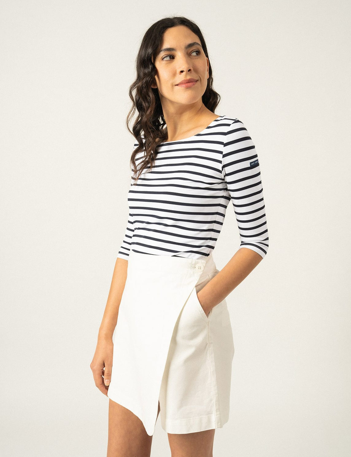 5498_0S-NEIGE_NAVY-E-shop-BD-01_800x800_2x_54ac4b5d-fe15-4f57-b862-e63fbe4e25f3.jpg